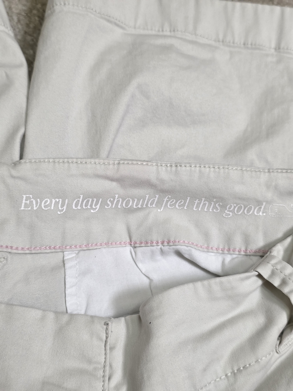 Vineyard Vines White Cargo Shorts Size 6 - Picture 9 of 10